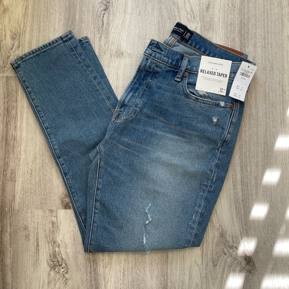 NWT Abercrombie Relaxed Taper Jeans 34 W 32 L